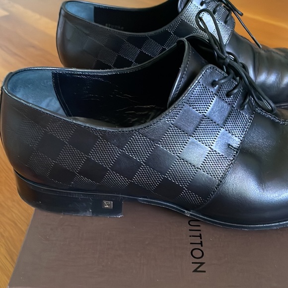 Louis Vuitton mens shoes - Picture 2 of 11